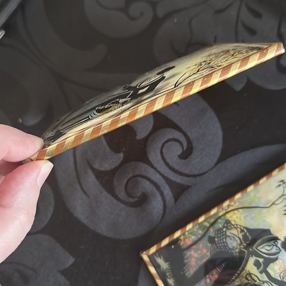 1930s reverse painted convex bubble glass silhouettes, courting scene, pair - Picture 6 of 8